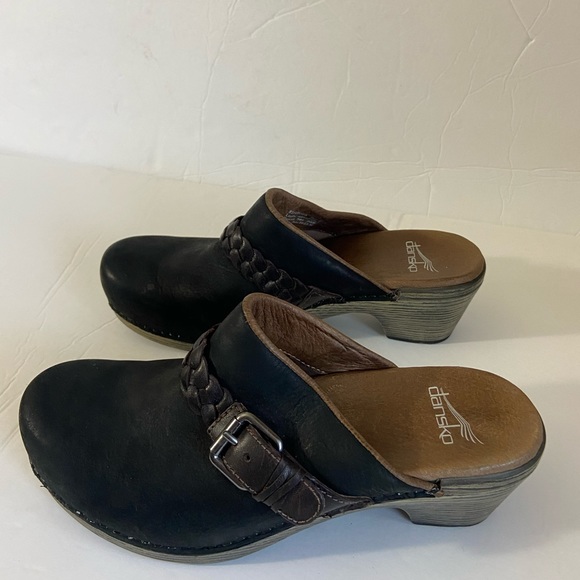 dansko heel crumbling